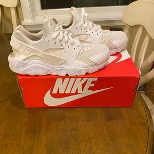 Men’s Nike Hurachas